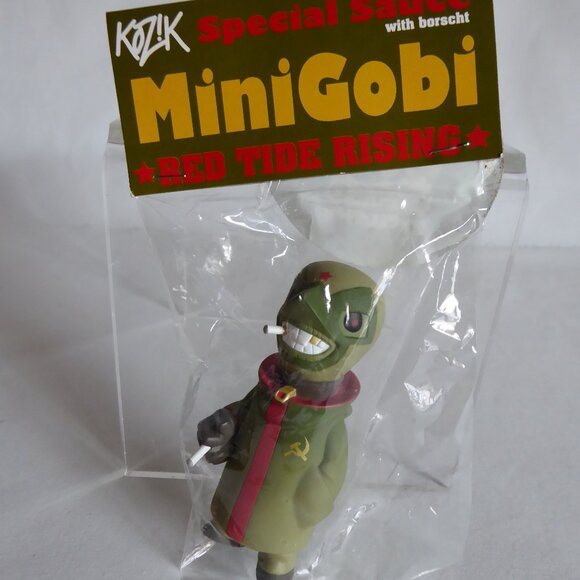 NEW 2006 MUTTPOP LUCHA LIBRE CCCP RED TIDE DR GOBI DESIGNER VINYL FIGURES KOZIK - Picture 15 of 16
